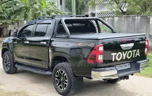 Toyota Hilux 2021 Black