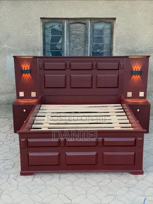 Kitanda Cha Mbao 5 Kwa 6 Pamoja Na Bedsides Chocolate Color