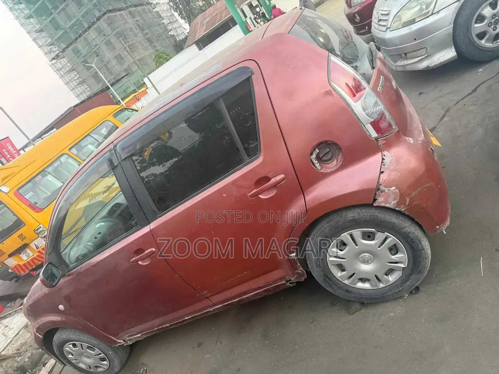 Toyota Passo 2004 Red