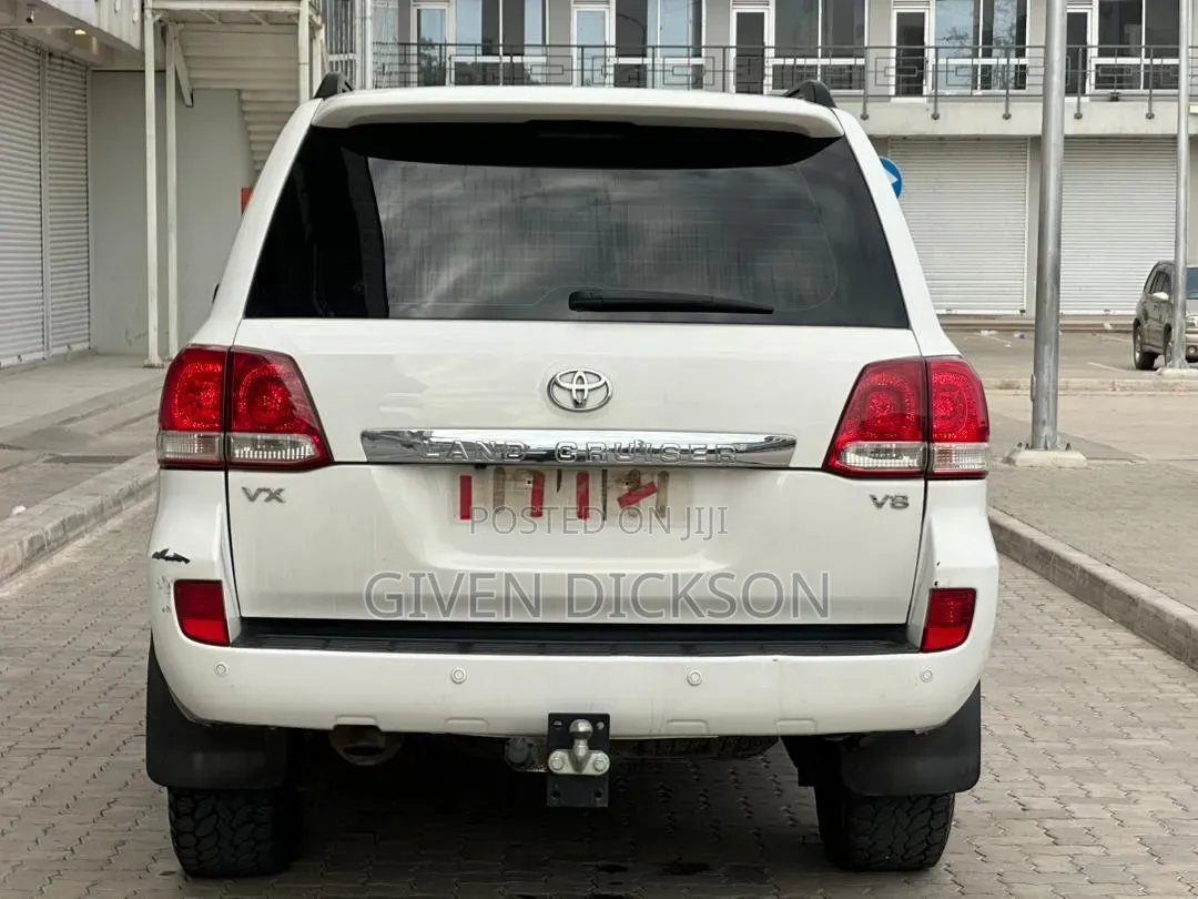 Toyota Land Cruiser 2008 White