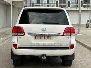 Toyota Land Cruiser 2008 White