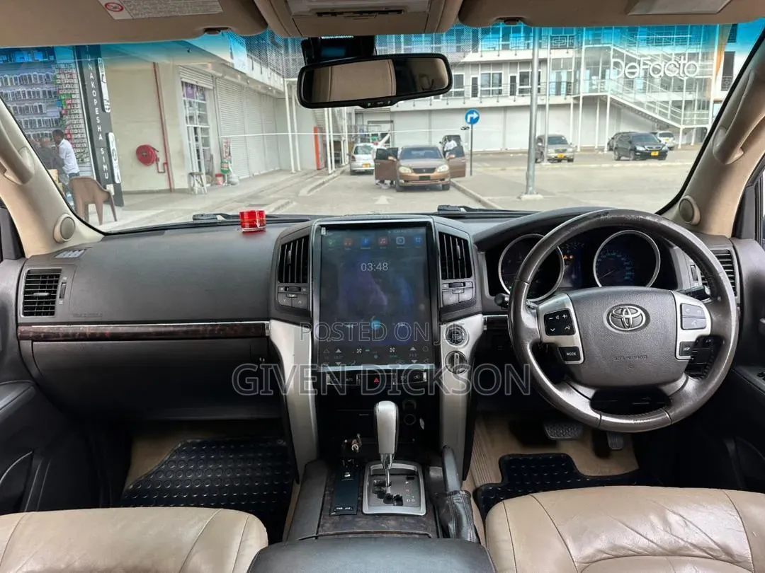 Toyota Land Cruiser 2008 White