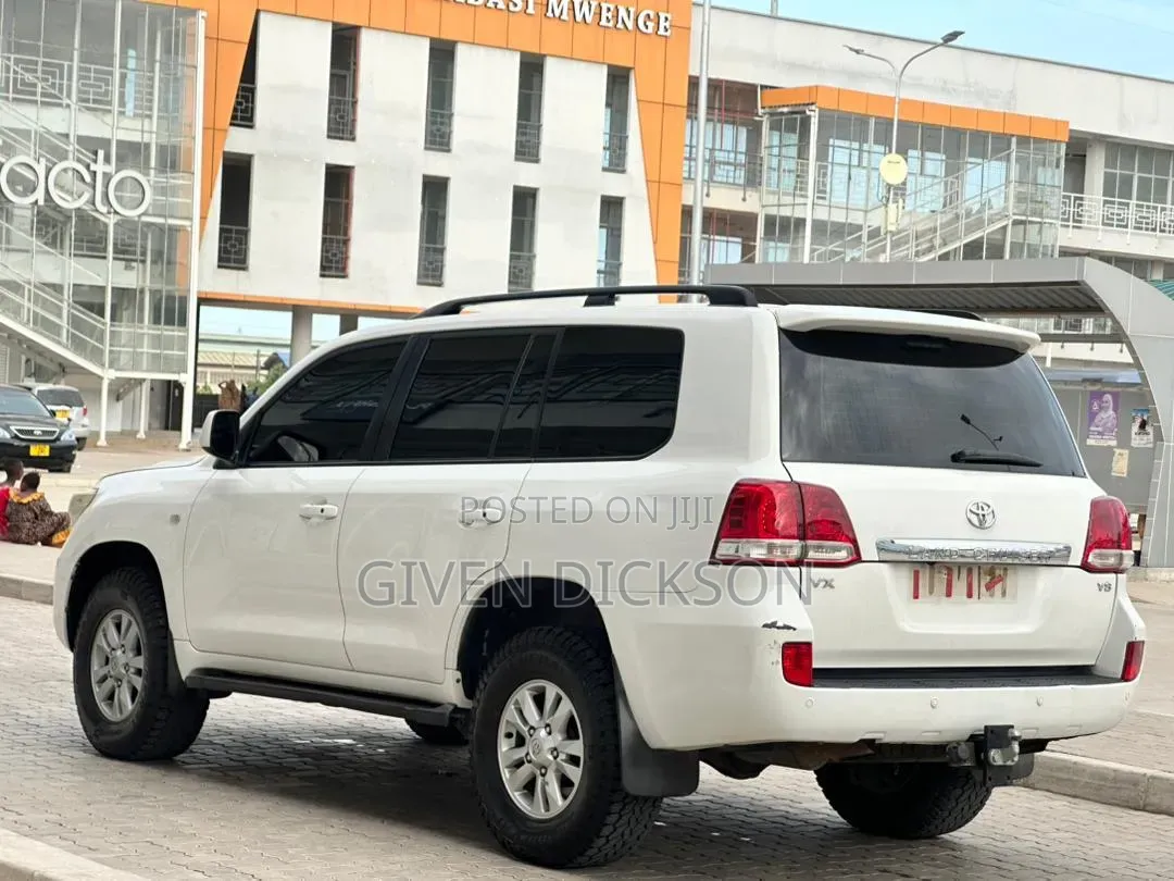 Toyota Land Cruiser 2008 White