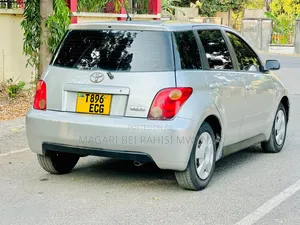 Toyota IST 2005 Silver