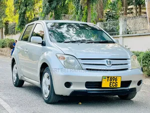 Toyota IST 2005 Silver