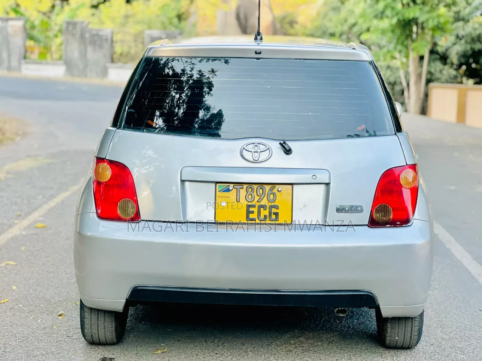 Toyota IST 2005 Silver
