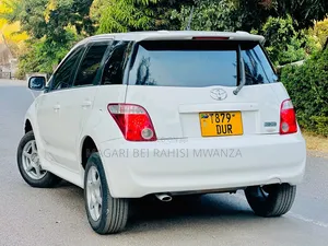 Toyota IST 2005 White