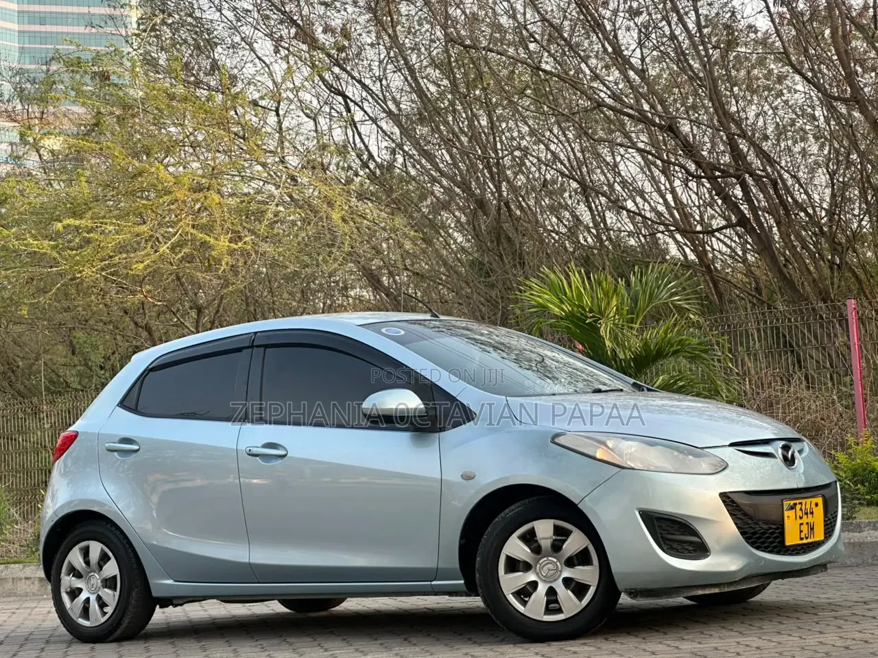 Mazda Demio 2012 Silver