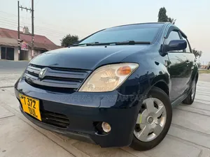 Toyota IST 2004 Blue