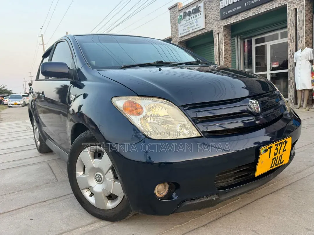 Toyota IST 2004 Blue