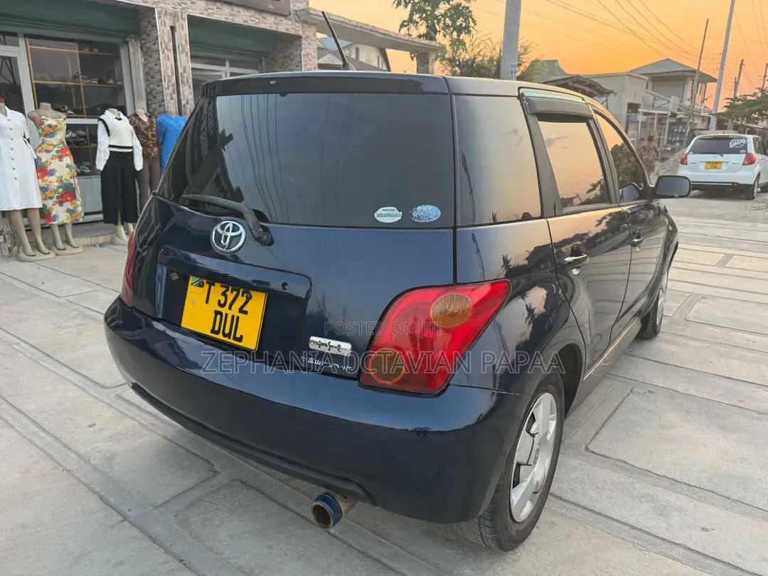 Toyota IST 2004 Blue