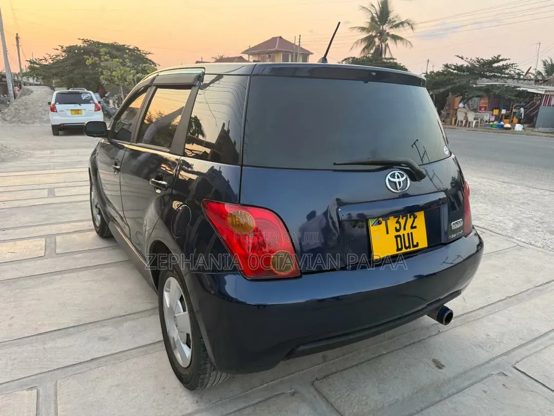 Toyota IST 2004 Blue