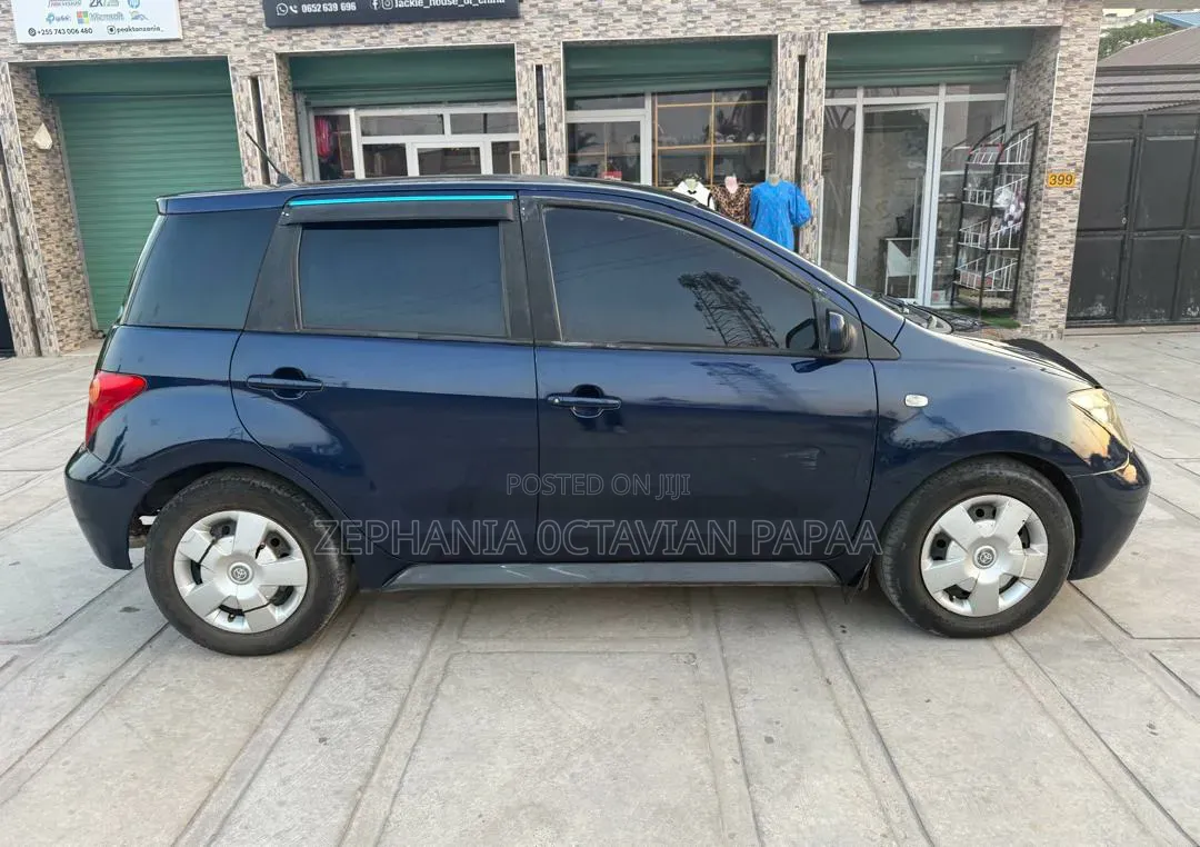 Toyota IST 2004 Blue