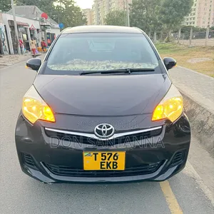 Toyota Ractis 2015 Beige