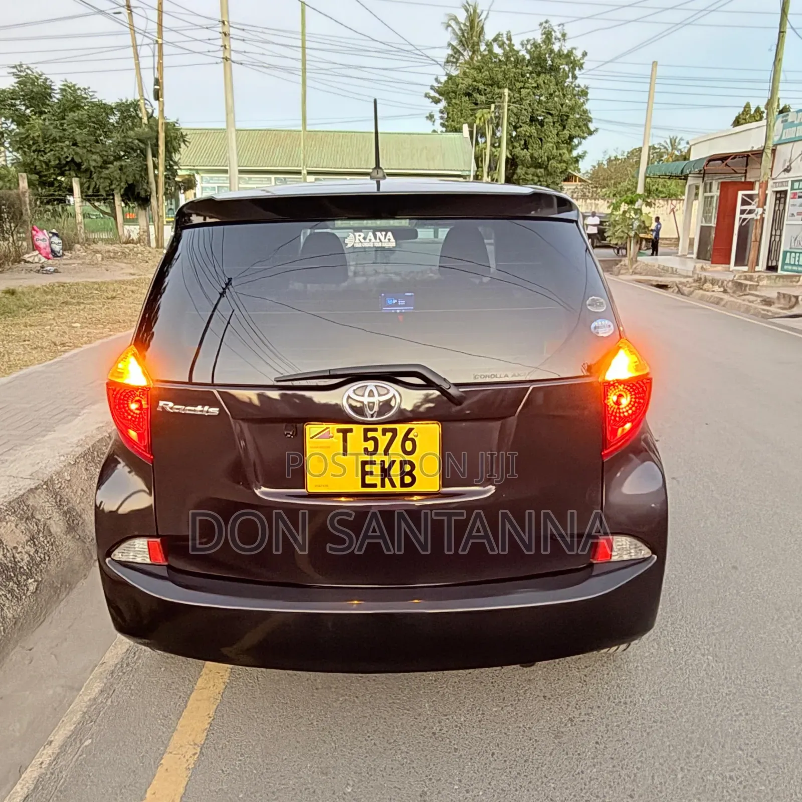 Toyota Ractis 2015 Beige