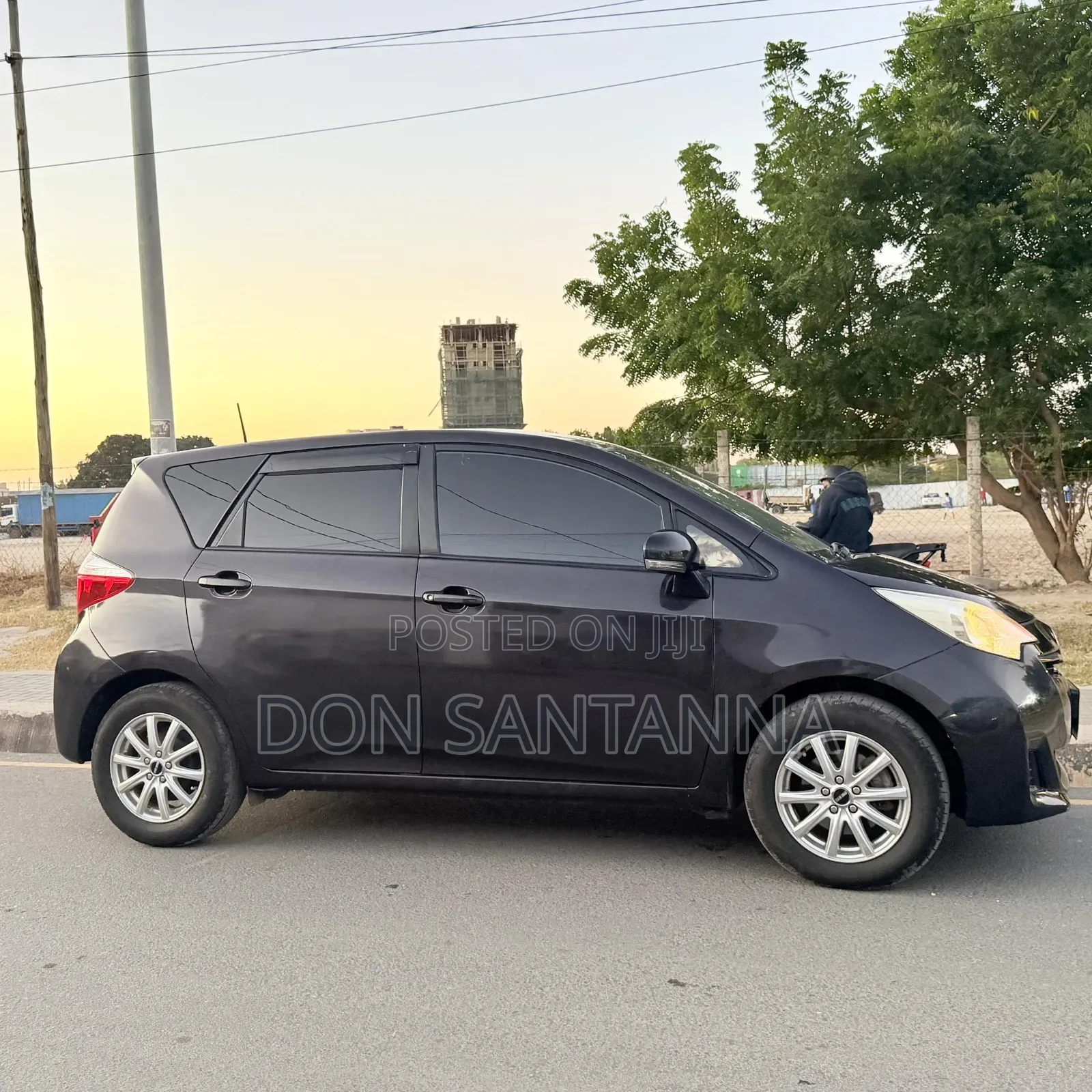 Toyota Ractis 2015 Beige