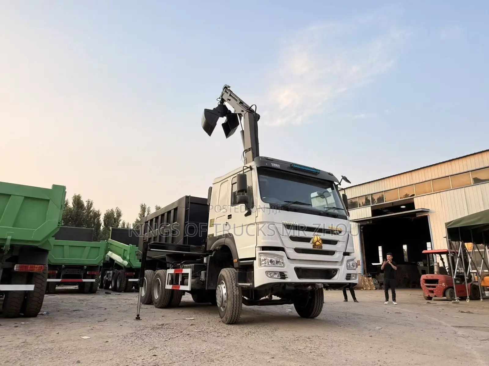 Ready for Order HOWO 6x4 Grab Dump Truck for Sale