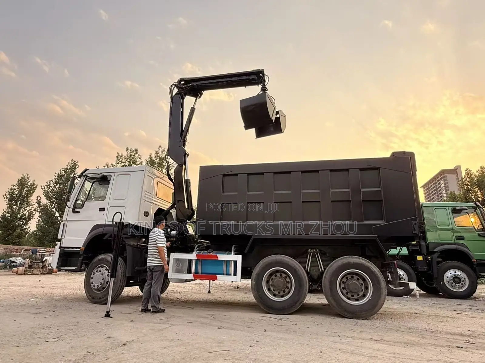 Ready for Order HOWO 6x4 Grab Dump Truck for Sale