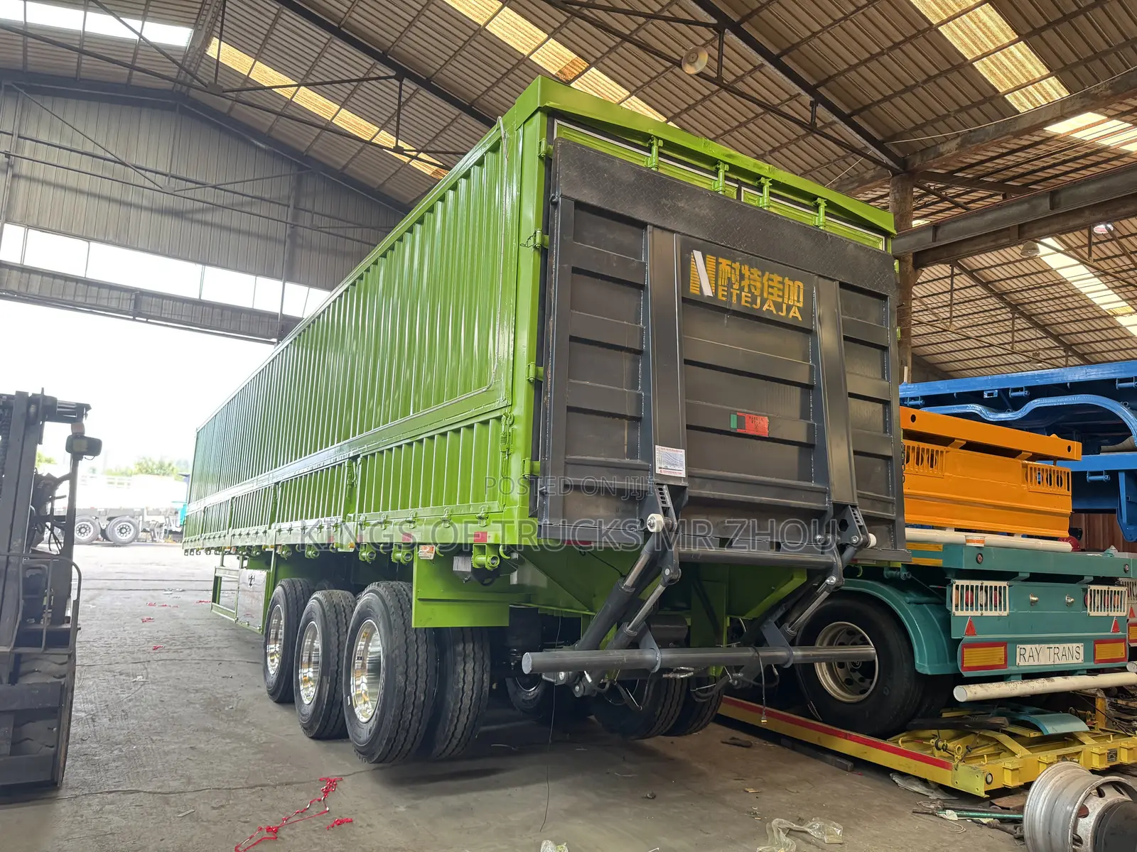 Ready for Order Brand New Wing-Opening Trailer