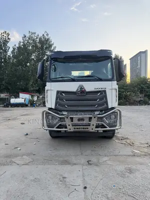 Ready for Order New HOWO NX Tractor