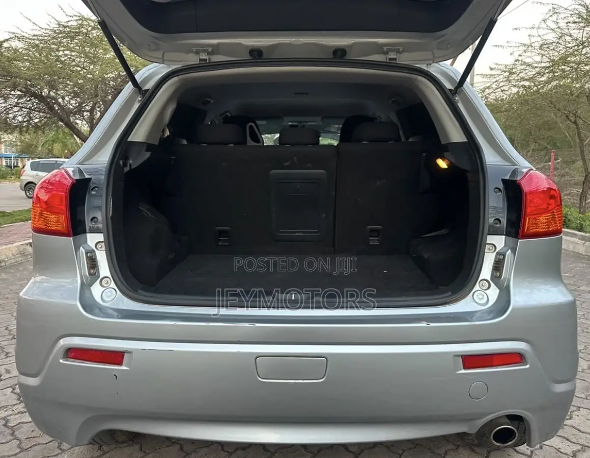 Mitsubishi RVR 2010 Silver