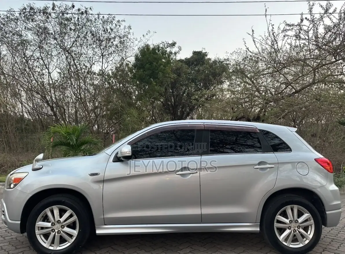 Mitsubishi RVR 2010 Silver