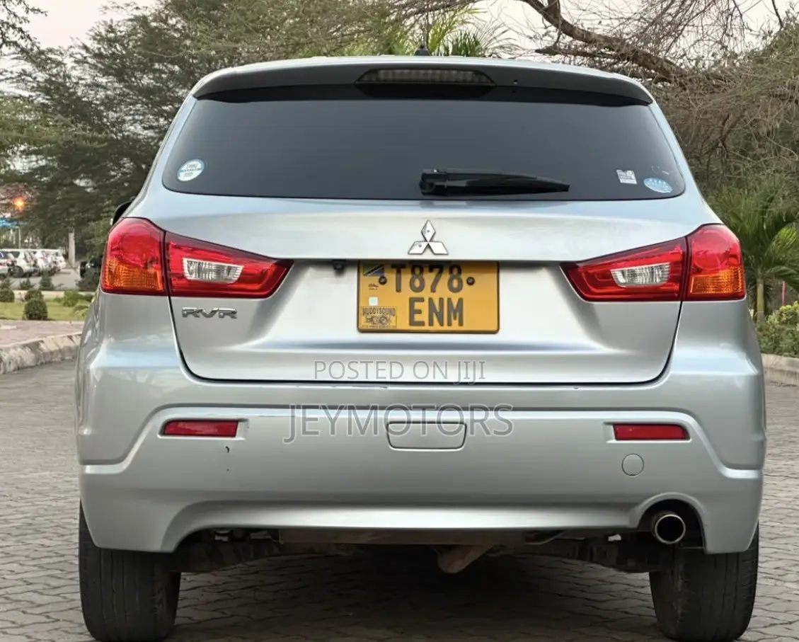 Mitsubishi RVR 2010 Silver