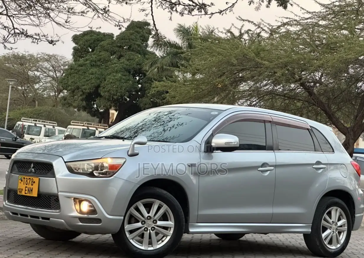 Mitsubishi RVR 2010 Silver