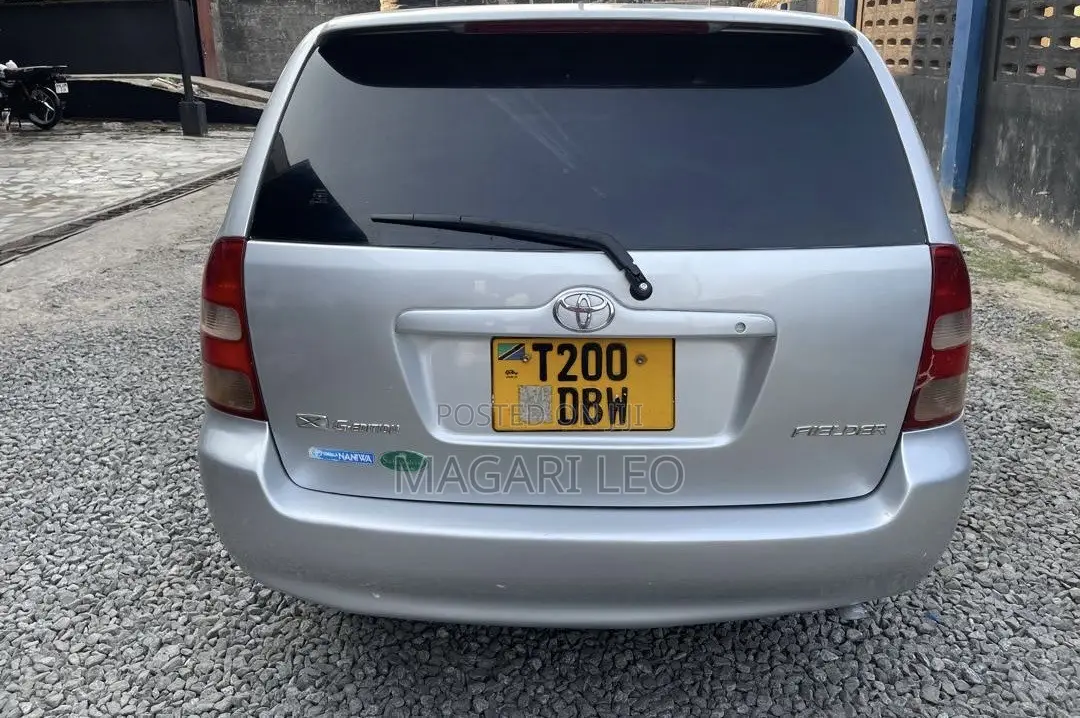 Toyota Corolla Fielder 1.5 Petrol FWD 2004 Silver