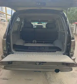 Toyota Land Cruiser 2006 Black