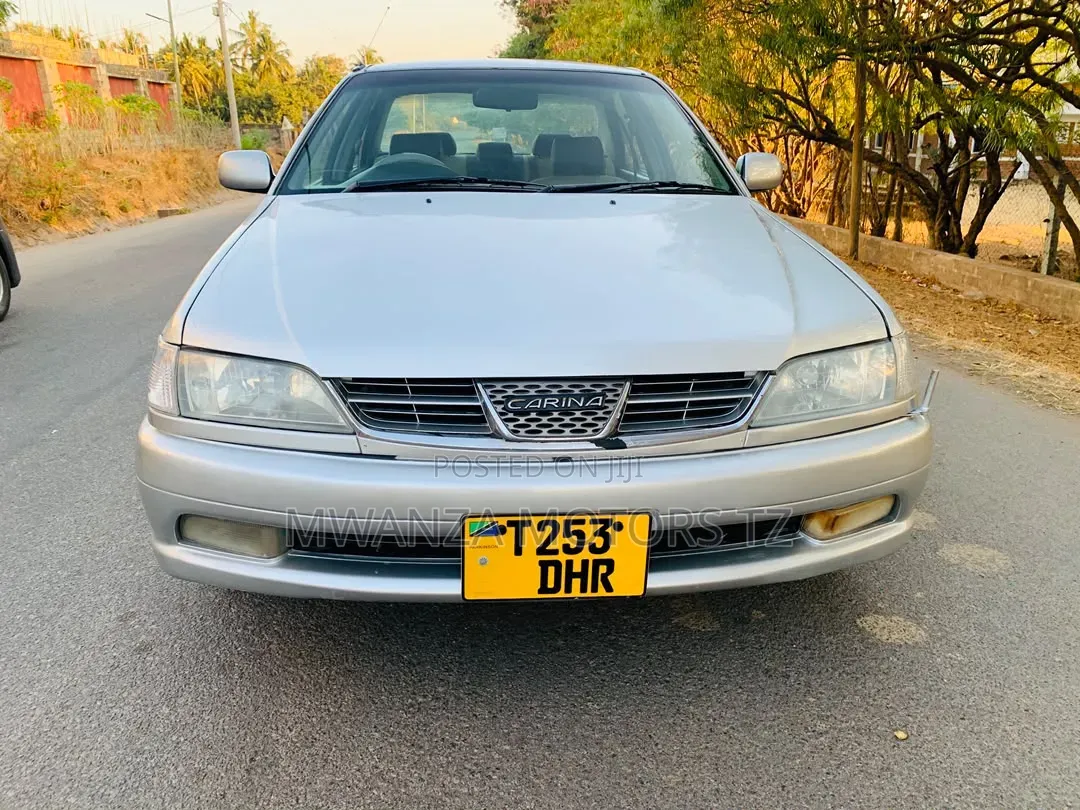 Toyota Carina 2000 Beige