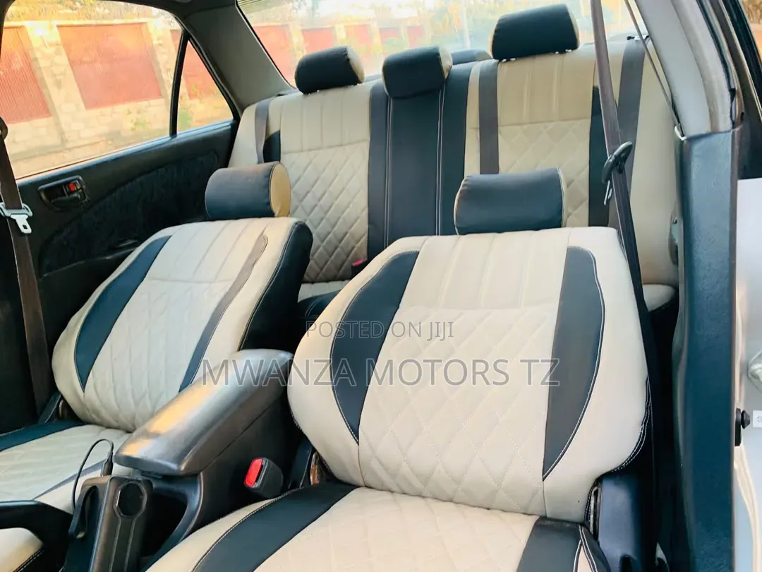 Toyota Carina 2000 Beige