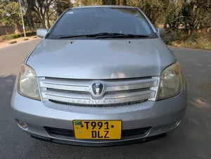 Toyota IST 2007 Silver