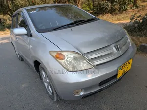 Toyota IST 2007 Silver