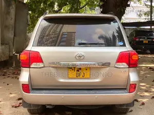 Toyota Land Cruiser 2015 Silver