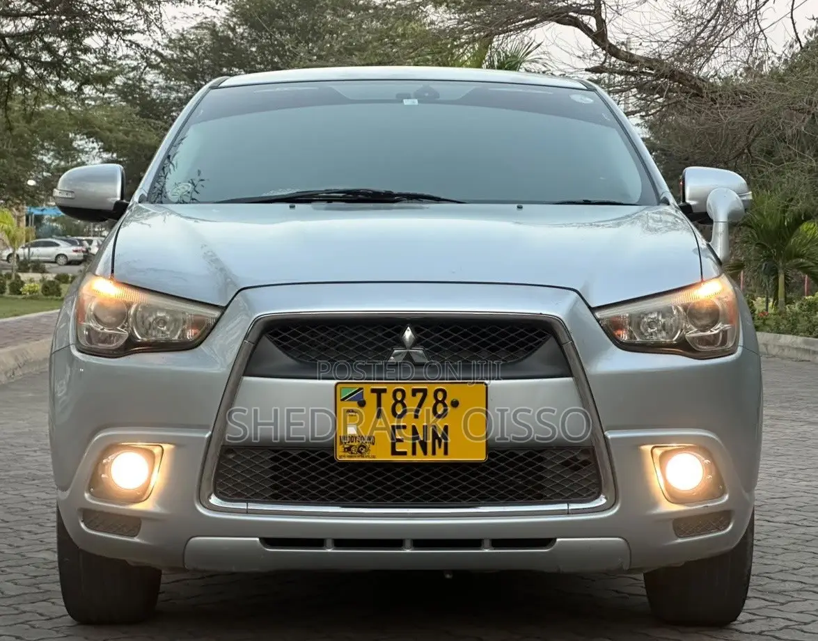 Mitsubishi RVR 2010 Silver