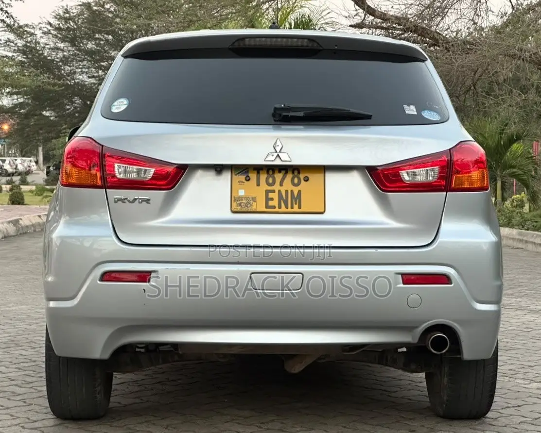 Mitsubishi RVR 2010 Silver