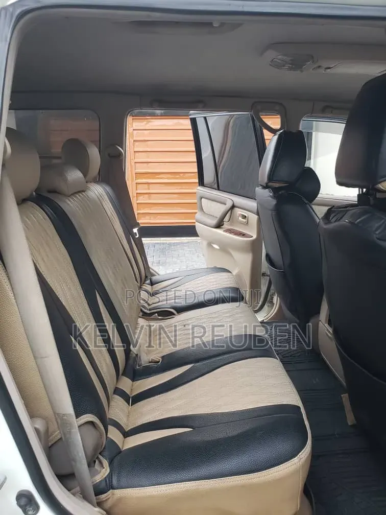 Toyota Land Cruiser 2003 White