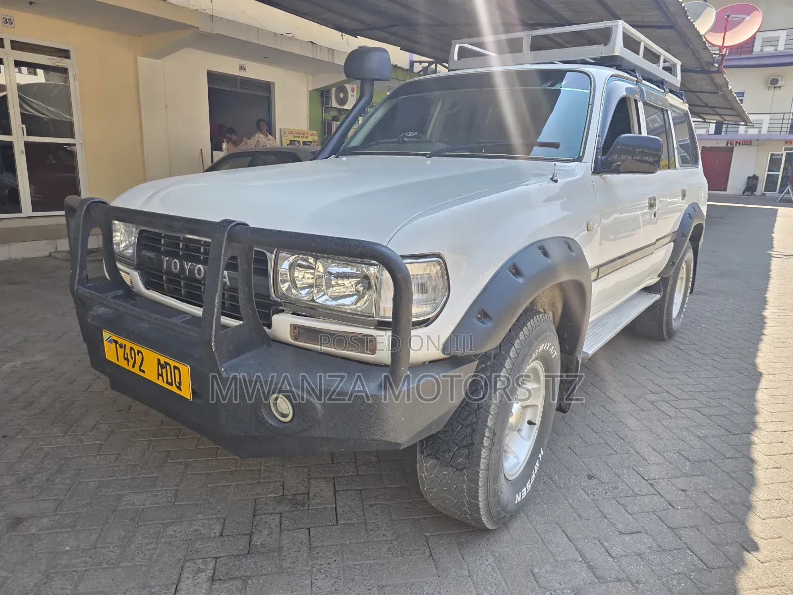 Toyota Land Cruiser 1996 White