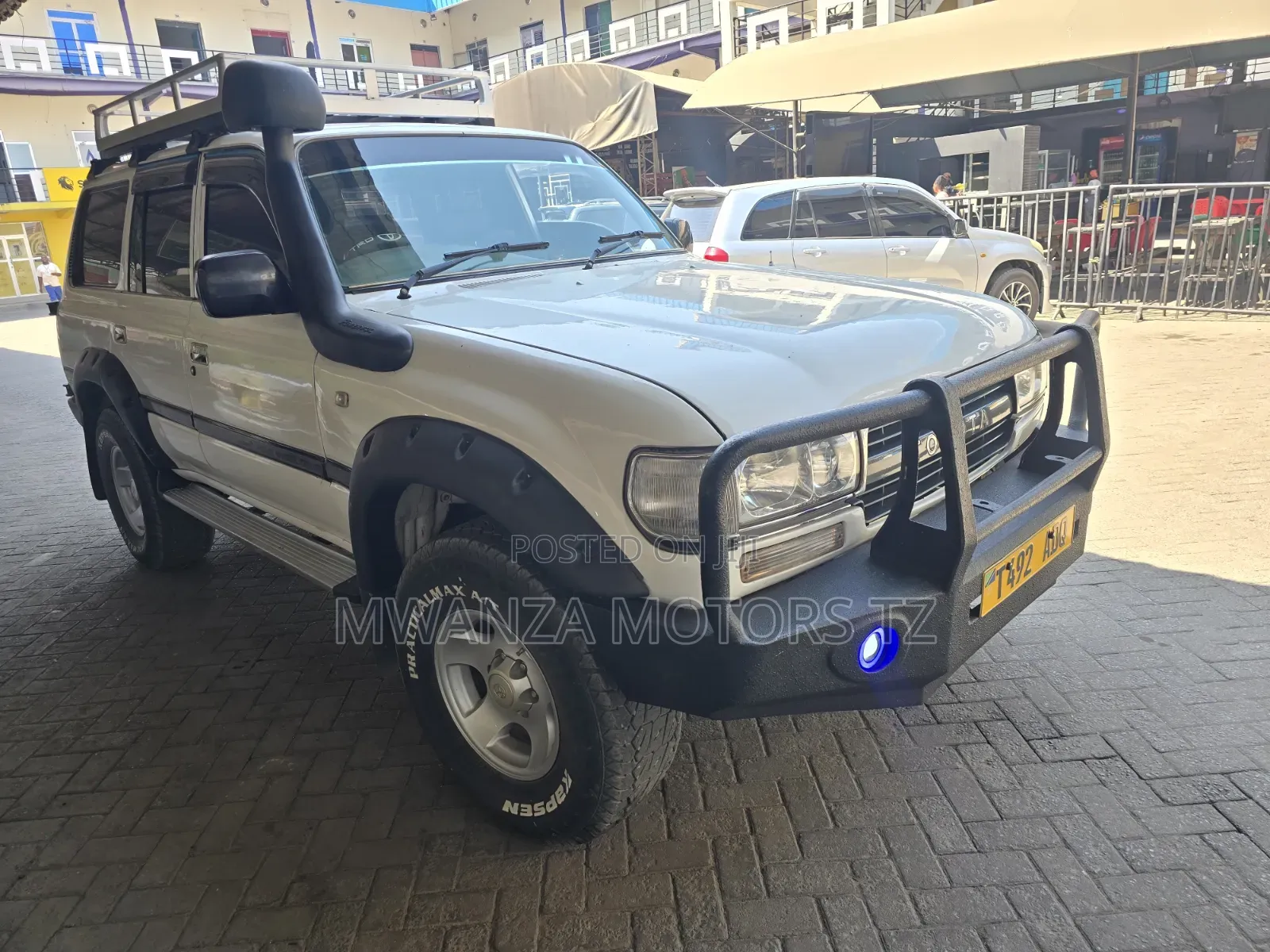Toyota Land Cruiser 1996 White