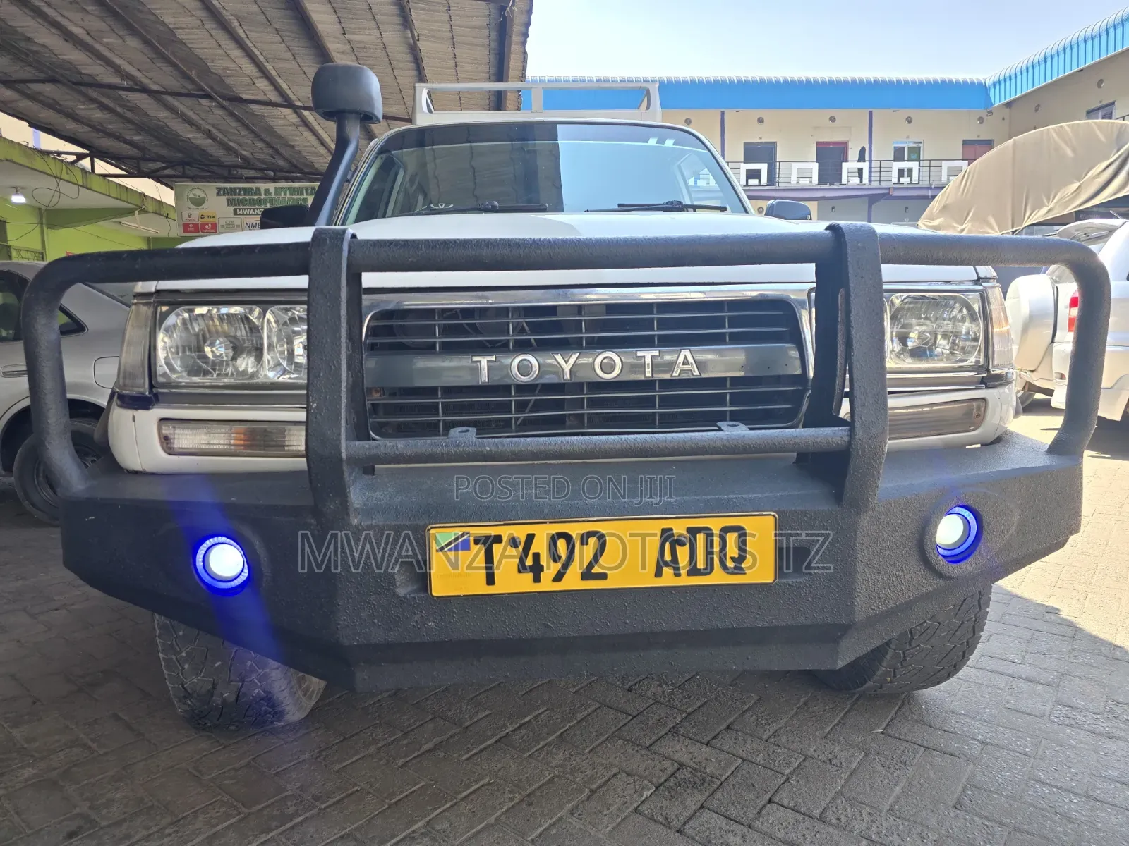 Toyota Land Cruiser 1996 White
