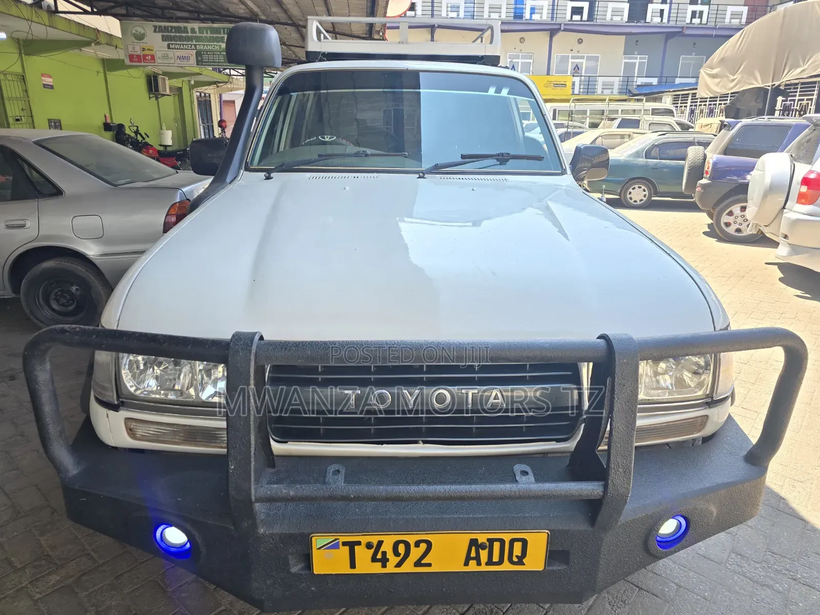 Toyota Land Cruiser 1996 White