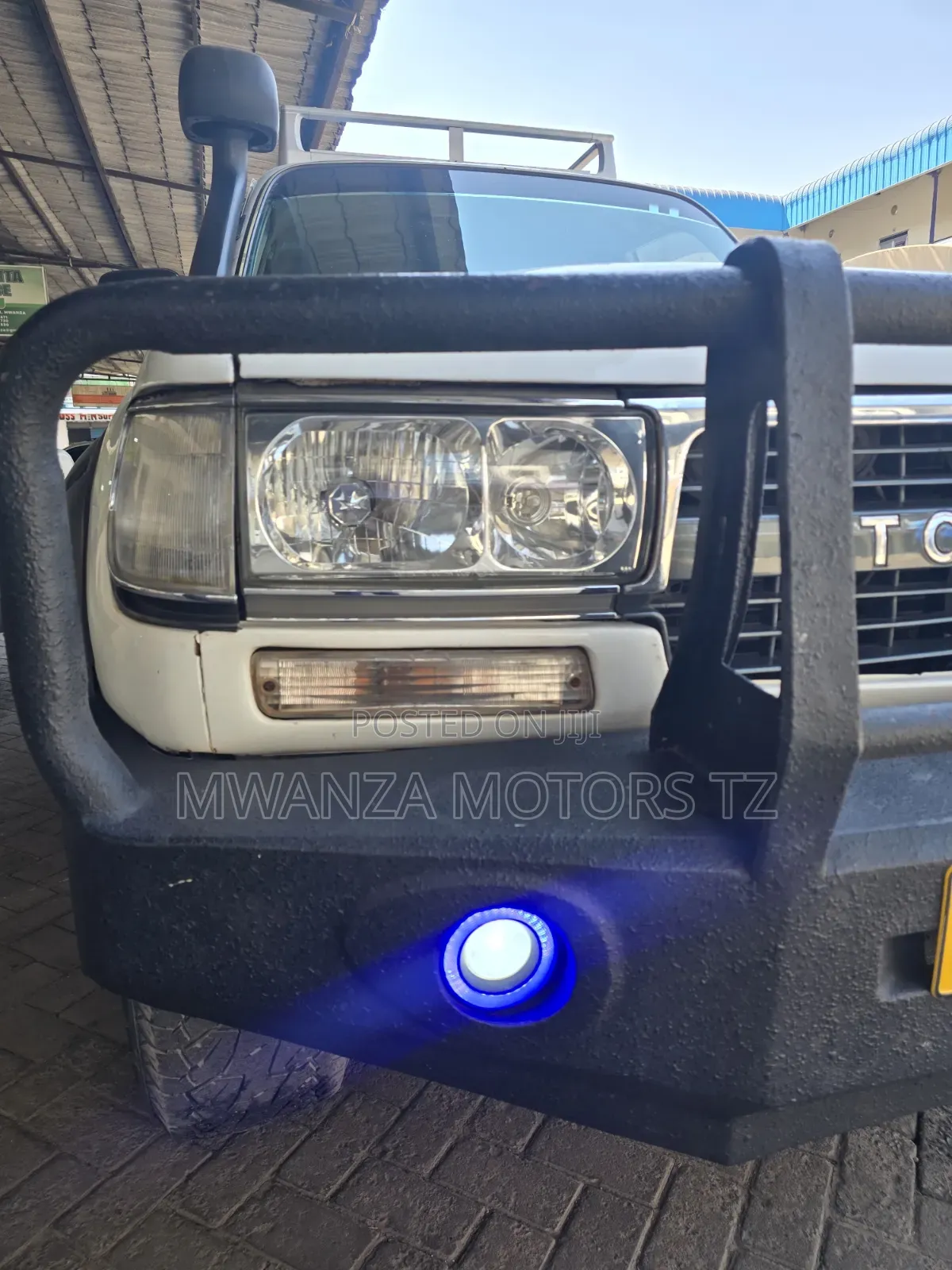 Toyota Land Cruiser 1996 White