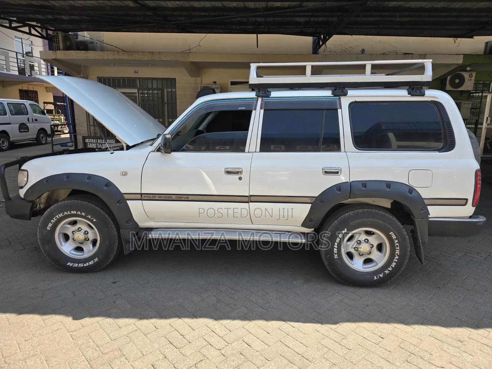 Toyota Land Cruiser 1996 White