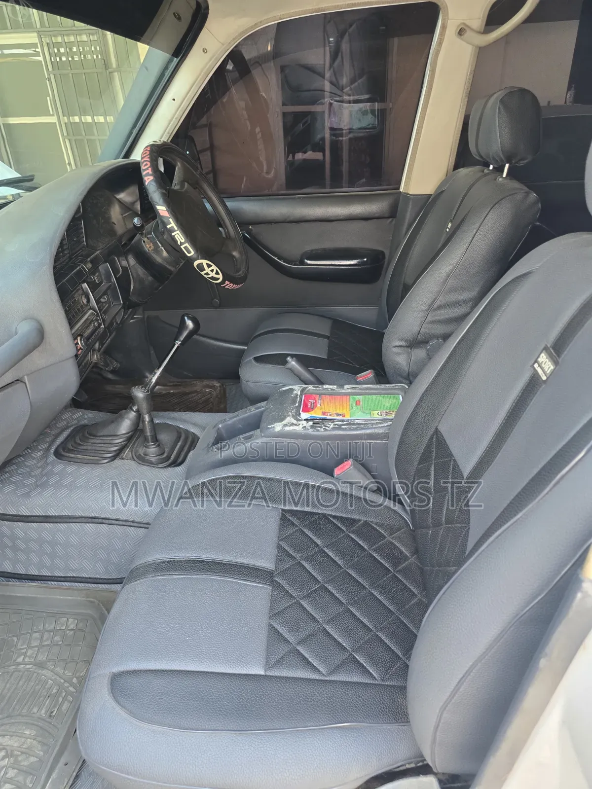 Toyota Land Cruiser 1996 White