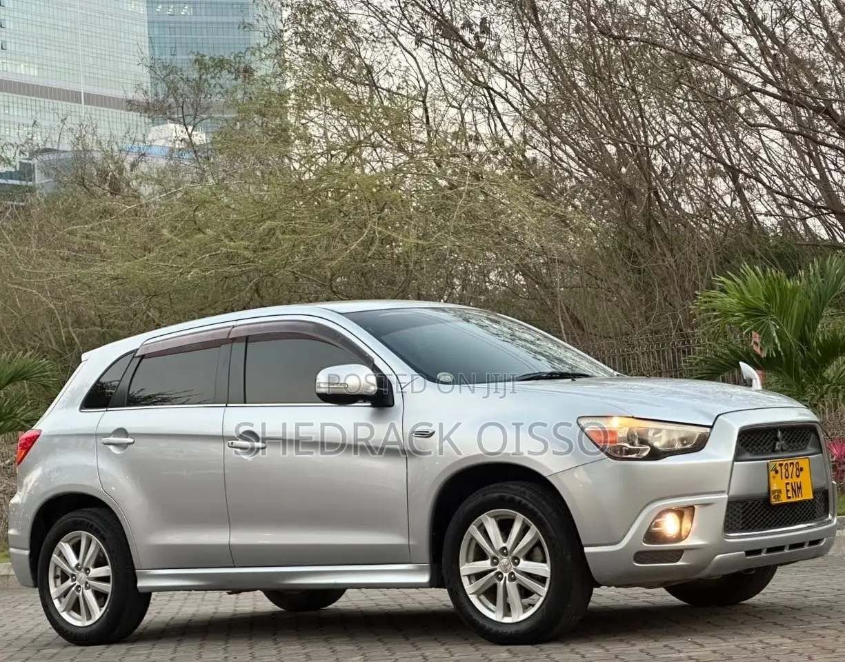 Mitsubishi RVR 2010 Silver