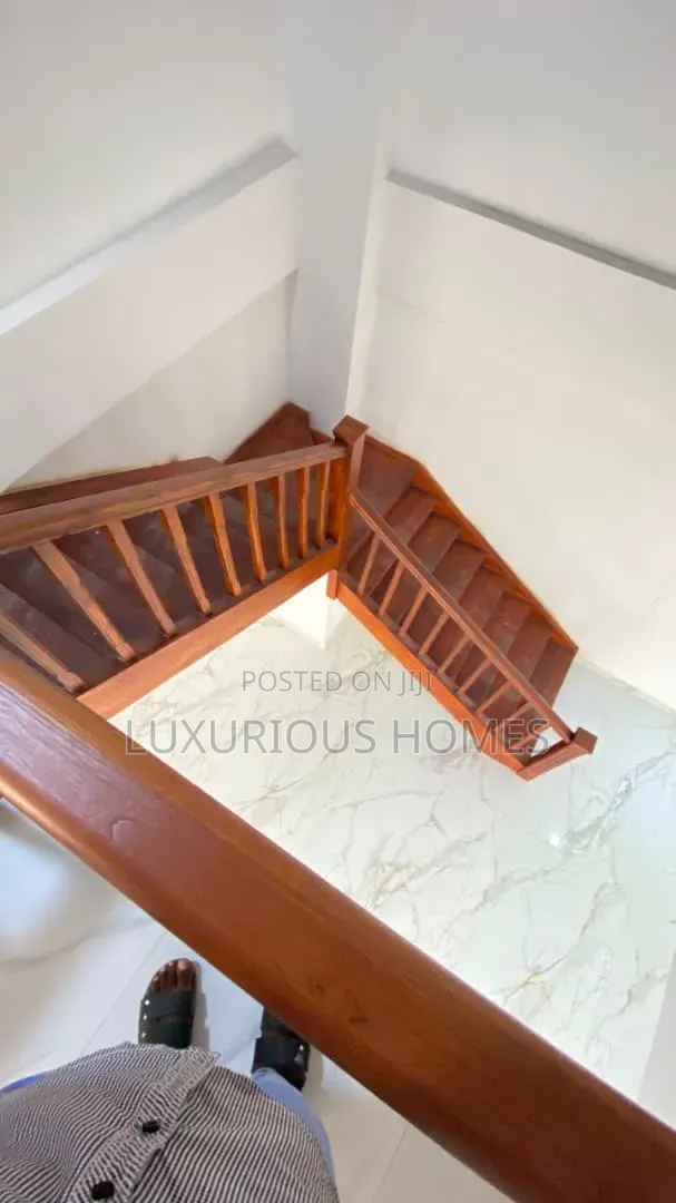 5bdrm Apartment in Upanga for rent