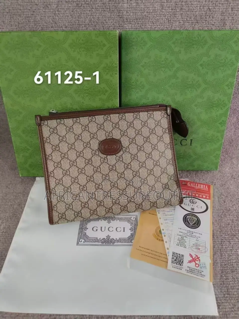 Gucci Handbag Supreme Canvas Signature Web Stripe Detail Along the Top