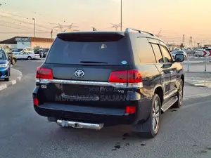 Toyota Land Cruiser 2017 Black