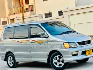 Toyota Noah 2003 White